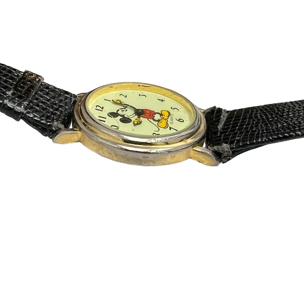 VINTAGE MICKEY MOUSE QUARTZ WATCH - GOLD TONE W YELLOW FACE KREISLER LIZARD BAND